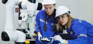 Read more about the article Groundbreaking Ideas: Navigating Tech Trends with Industry Experts 
